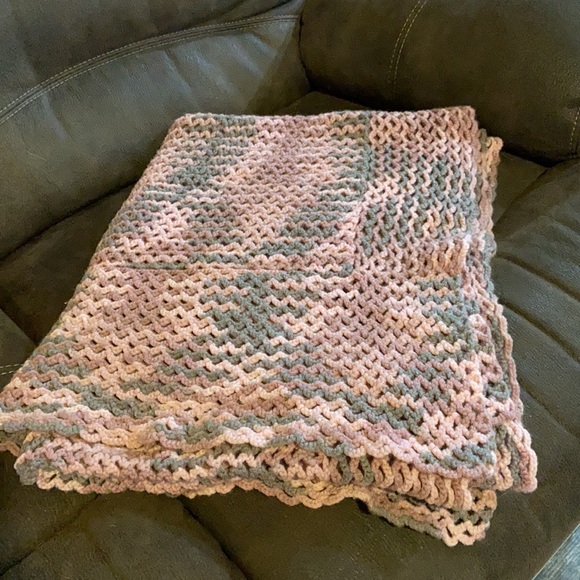 Pink, gray, mauve handmade Afghan - Picture 4 of 5
